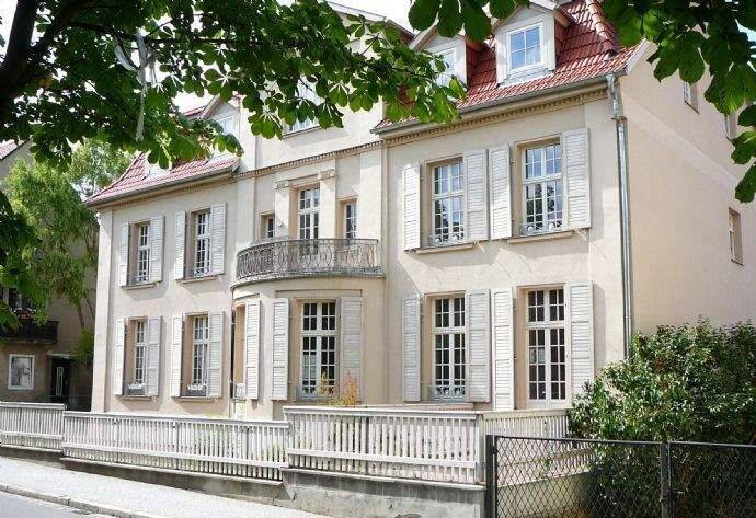 Wohnen in historischer Villa – natürlich in bester Lage!, 6493 Ballenstedt
