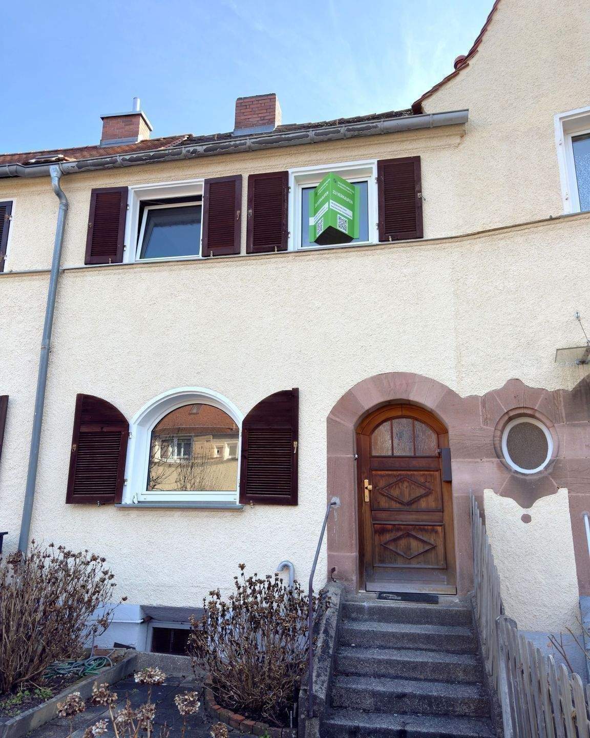 Reihenmittelhaus von 1910 im Ensembleschutz – 4 Zimmer, Garten & viel Potenzial für Heimwerkler in Nürnberg-Werderau, 90441 Nürnberg (Gibitzenhof Sandreuth Schweinau Werderau)