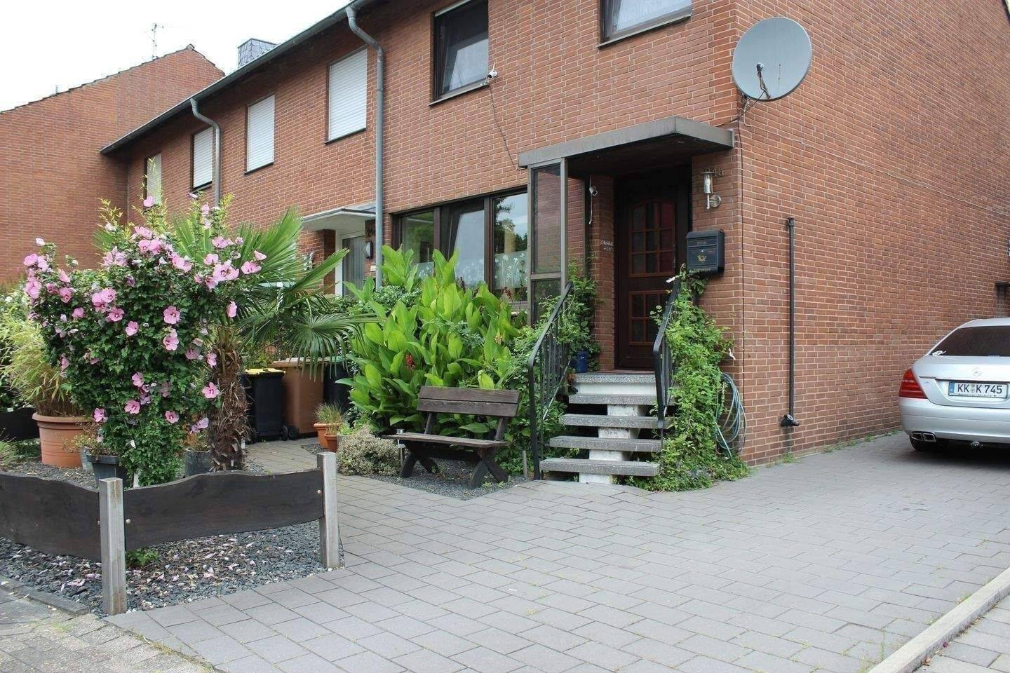 BETON-GOLD IN KEMPEN ST-HUBERT SCHÖNES REIHEN -ECKHAUS MIT GARAGE UND STELLPLATZ IN RUHIGER LAGE!!, 47906 Kempen