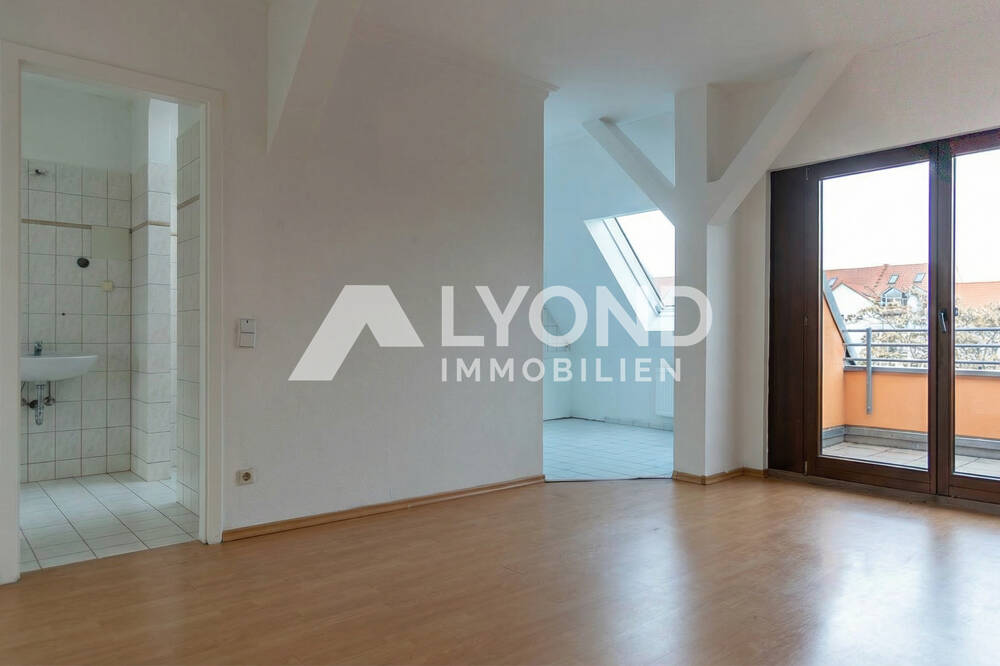 Unvermietete helle Dachterrassenwohnung mit 3 Zimmern!