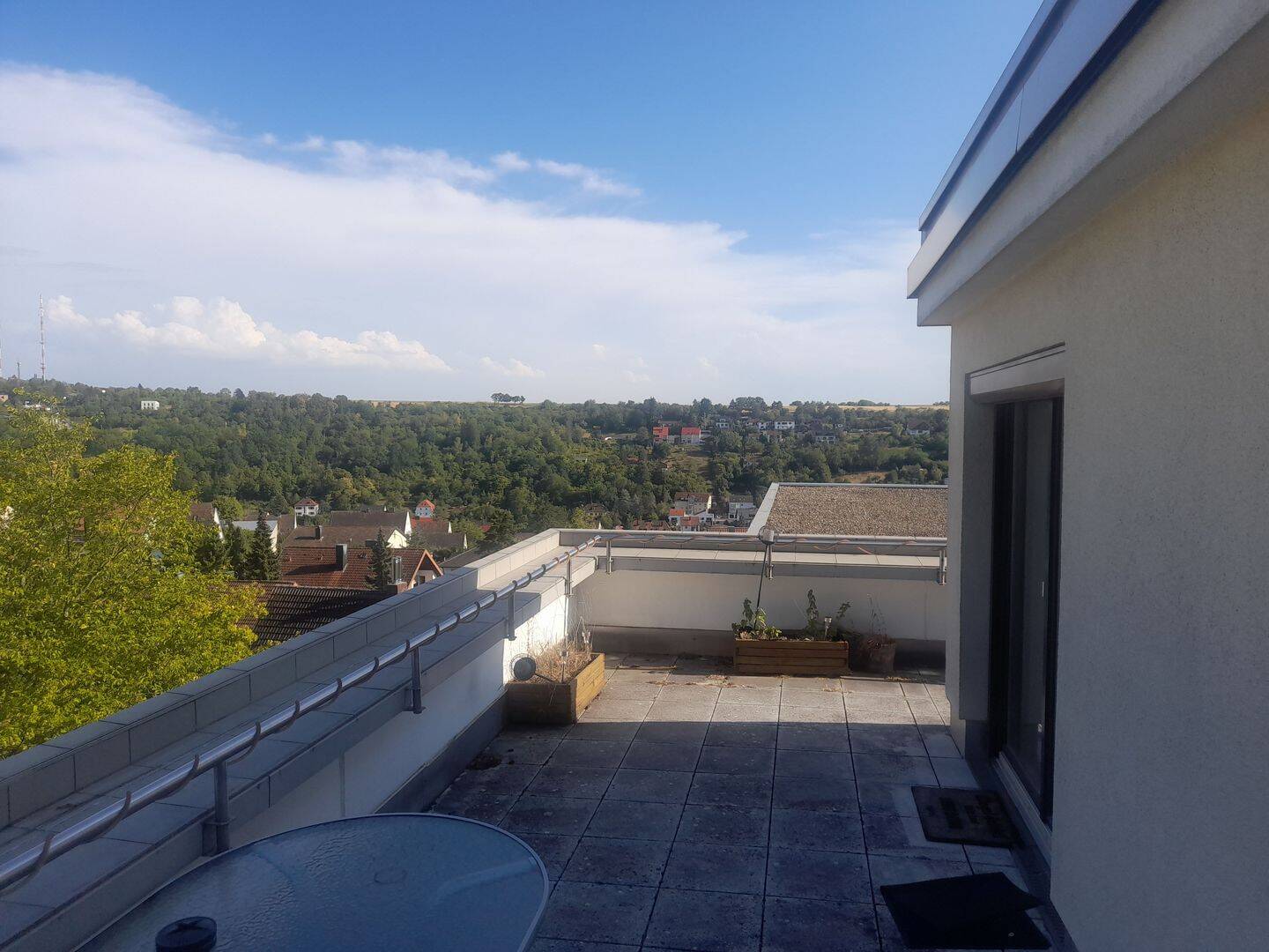 2-Zimmer-Dachterrassenwohnung in Höchberg, 97204 Höchberg