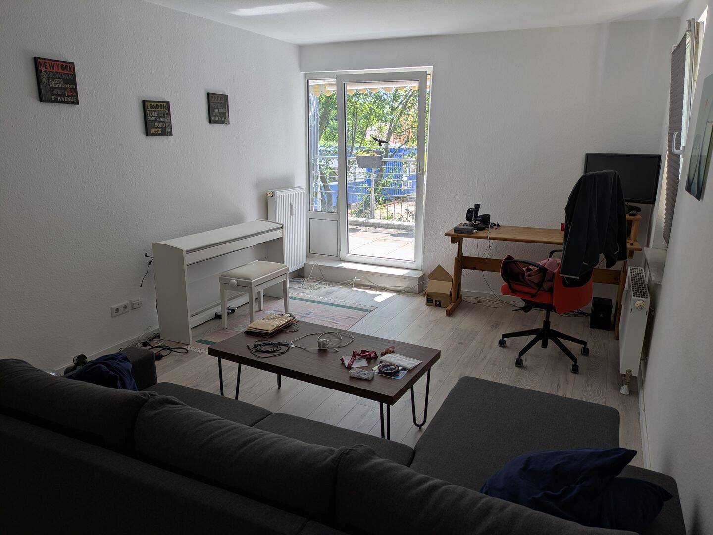 Hübsche 2-Zi., EBK, Parkplatz mit großer Sonnenbalkon ab 01.09. oder 01.10.