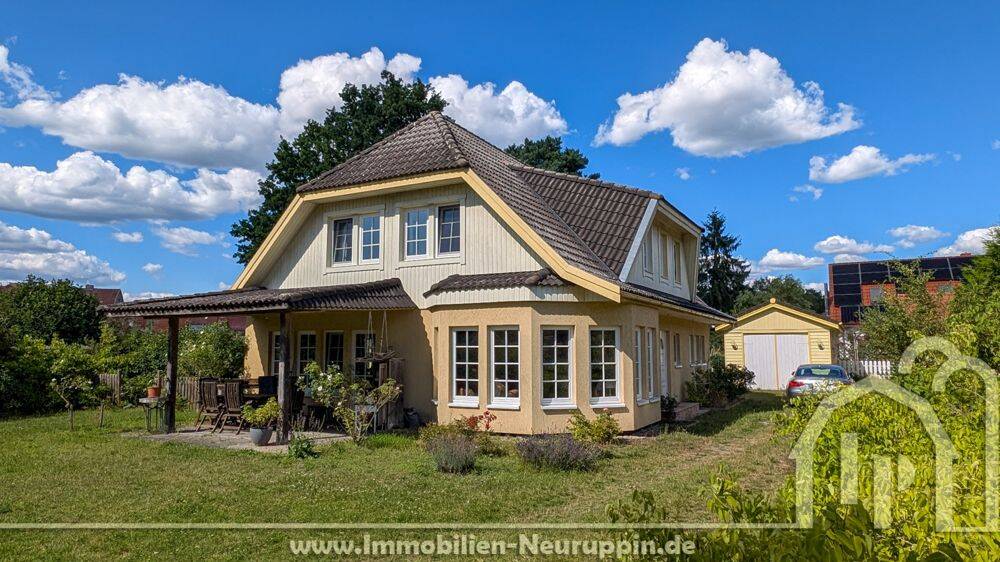 Schwedenhaus in Seenähe, 215 m² Wohnfläche auf großzügigem Grundstück in Neuruppin, 16816 Neuruppin