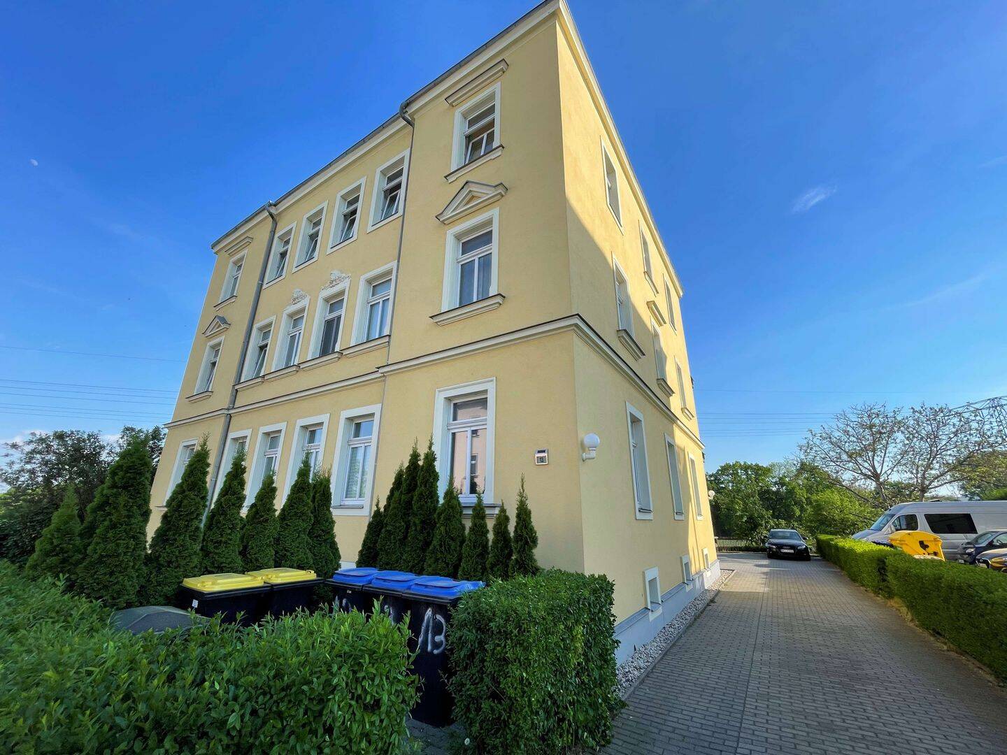 Attraktives Mehrfamilienhaus mit Blick ins Grüne!, 1445 Radebeul