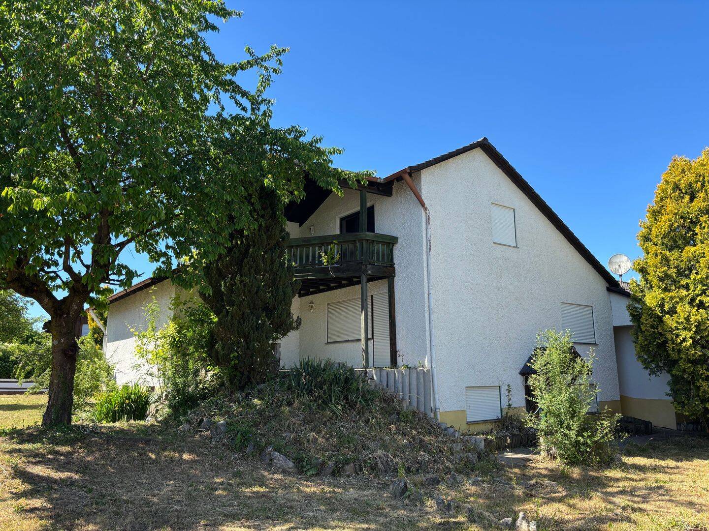 Haus mit zwei Wohneinheiten in Künzing, ca. 220 m², provisionsfrei. Sofort verfügbar, 94550 Künzing