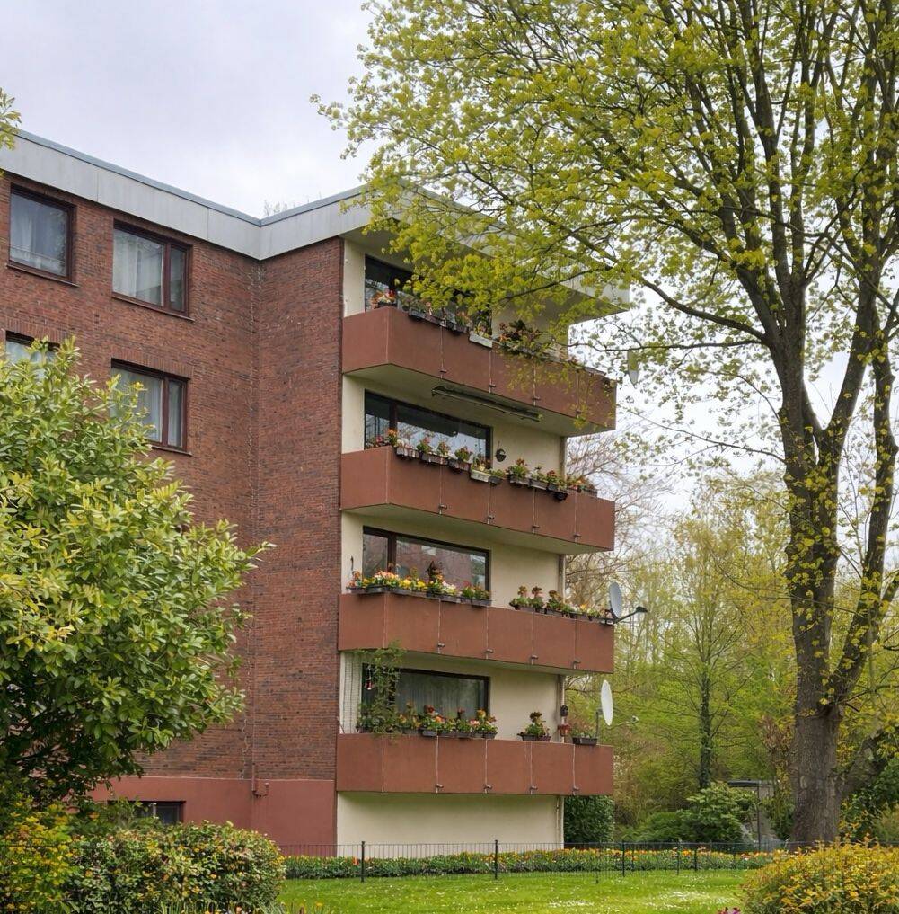 Kernsanierte 3-Zimmer-Eigentumswohnung mit großem Süd-Balkon in Huchting, 28259 Bremen (Grolland Kirchhuchting Mittelshuchting Sodenmatt)