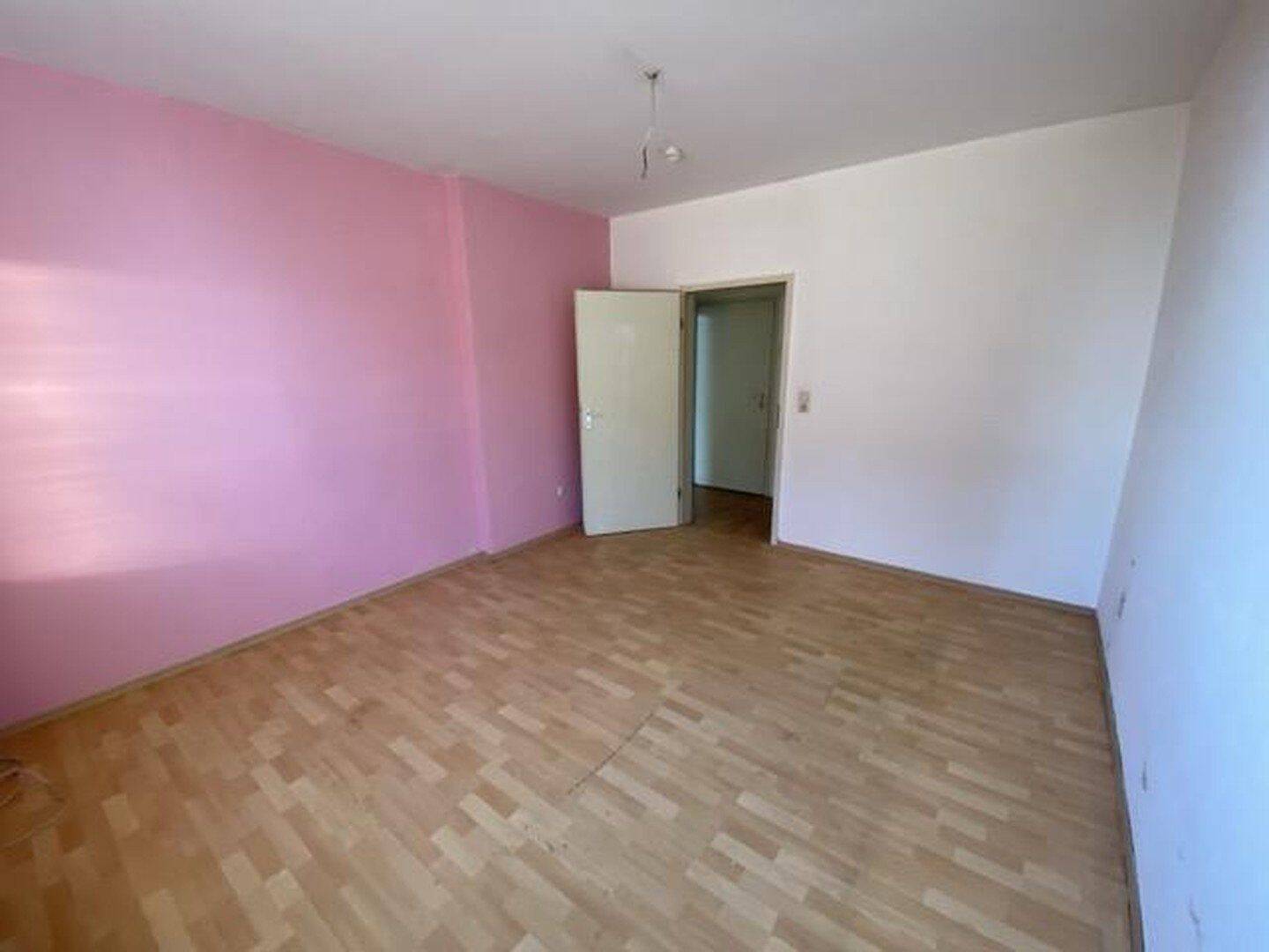 Super geschnittene, helle 2 Zimmer Wohnung in Neustadt bei Coburg, 96465 Neustadt b. Coburg