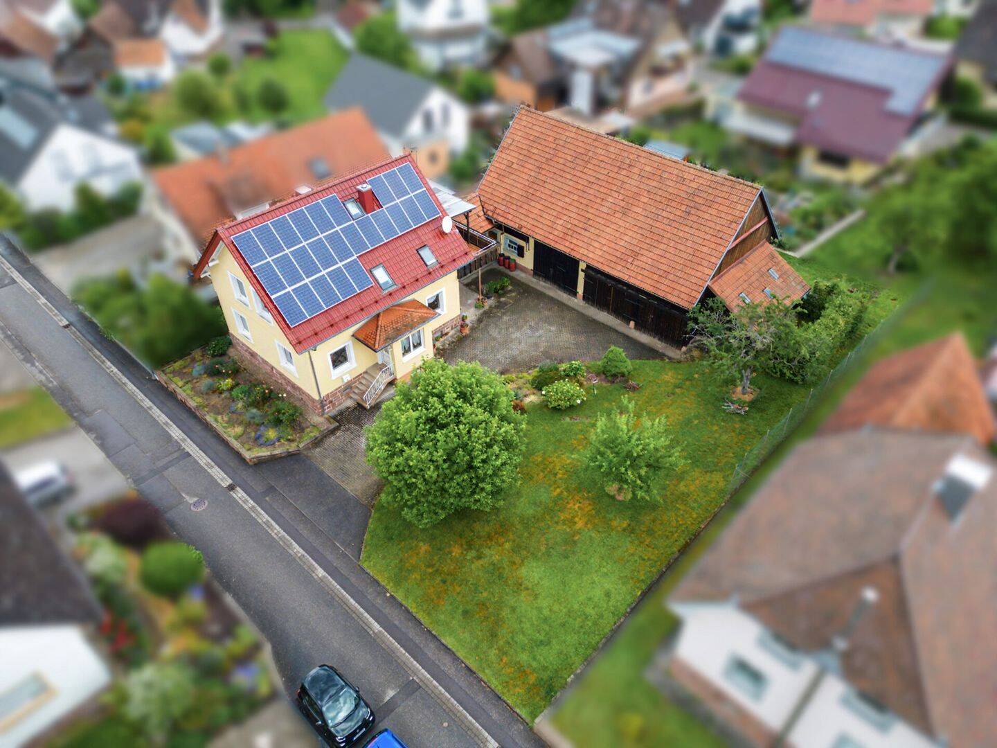 Charmantes Anwesen mit Seltenheitswert in ruhiger Höhenlage von Kuppenheim-Oberndorf, 76456 Kuppenheim