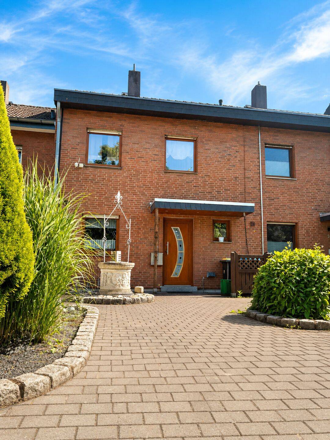 Modernes Reihenmittelhaus in Waldlage – mit Garage, Garten & stilvollem Wohnkomfort, 46562 Voerde (Niederrhein)