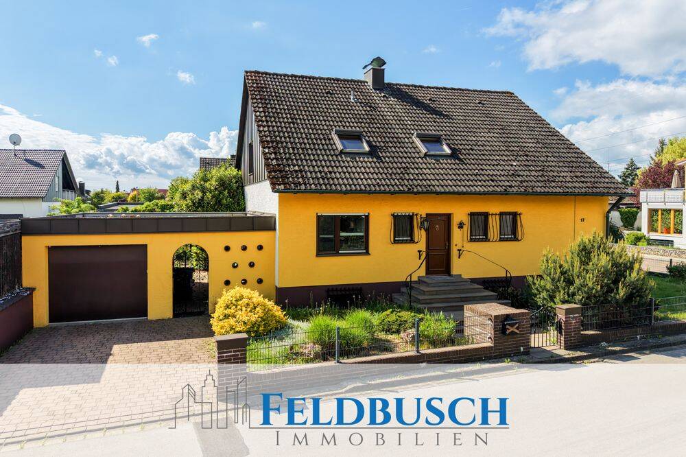 Großzügiges Einfamilienhaus mit durchdachter Raumaufteilung, schönem Garten und viel Potenzial in Postbauer-Heng, 92353 Postbauer-Heng