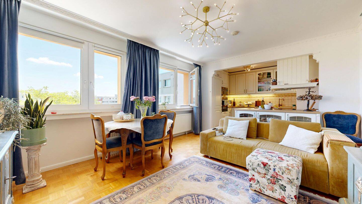 Stilvolle 3-Zimmer-Wohnung mit durchdachtem Grundriss, Balkon und Tiefgaragenstellplatz, 81735 München (Berg am Laim Ramersdorf-Perlach Trudering-Riem)