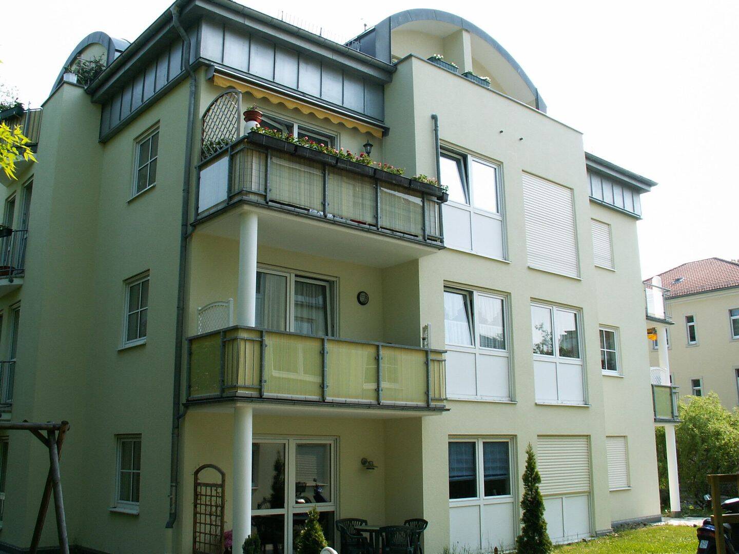 Attraktive 2-Raum-Wohnung in zweiter Reihe mit zwei Balkonen und Tiefgaragenstellplatz