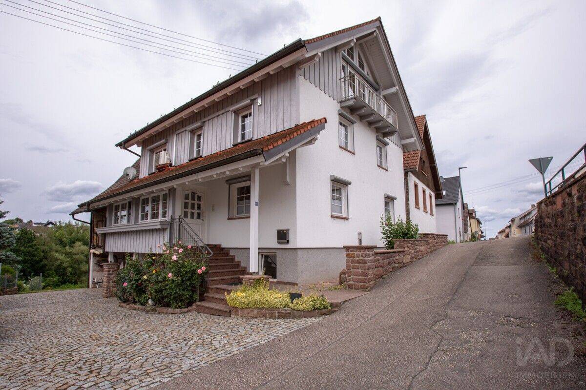 Historie, Freiraum, Perspektive: Außergewöhnliches Anwesen auf großzügigem Grund, 76307 Karlsbad