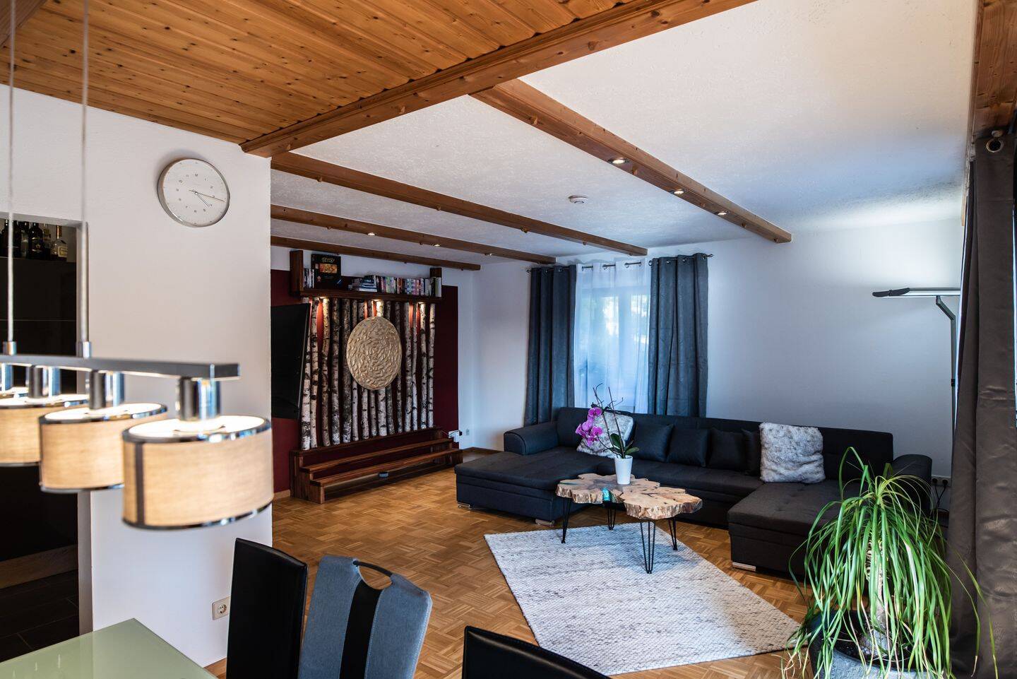 Sonnige 3-Zimmer-Erdgeschosswohnung mit großer Terrasse, Garage und erfolgreicher Airbnb-Vermietung, 90559 Burgthann