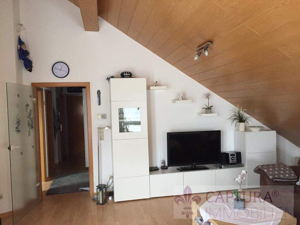 Extravagante 2,5-Zimmer-Dachgeschosswohnung mit Balkon, EBK und TG-Stellplatz in bester Lage!, 66280 Sulzbach/Saar