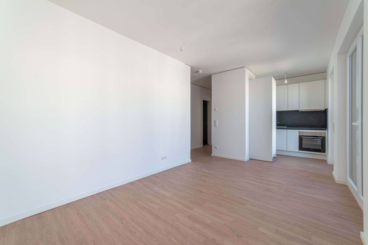 Bright 5th-Floor 1-Bedroom Apartment in the Peaceful Backhouse Apt 255, 10247 Berlin (Friedrichshain-Kreuzberg Friedrichshain Prenzlauer Berg)