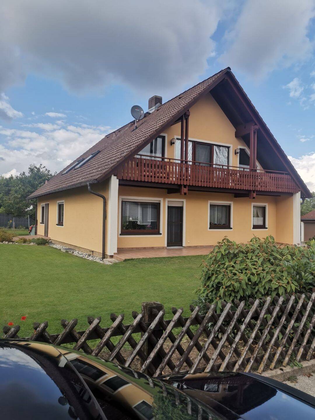 Gemütliche 3-Zimmer-Wohnung im OG mit Balkon, Einbauküche &…, 91602 Dürrwangen
