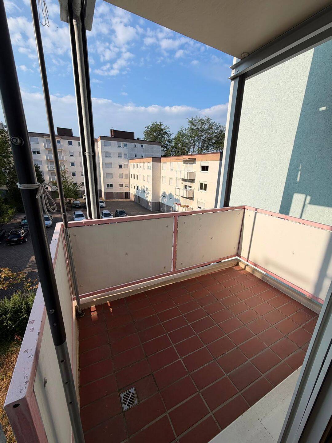 2 Zimmer Wohnung Ludwigshafen Friesenheim ab sofort bezugsfrei, 67063 Ludwigshafen am Rhein (Friesenheim/Nord)