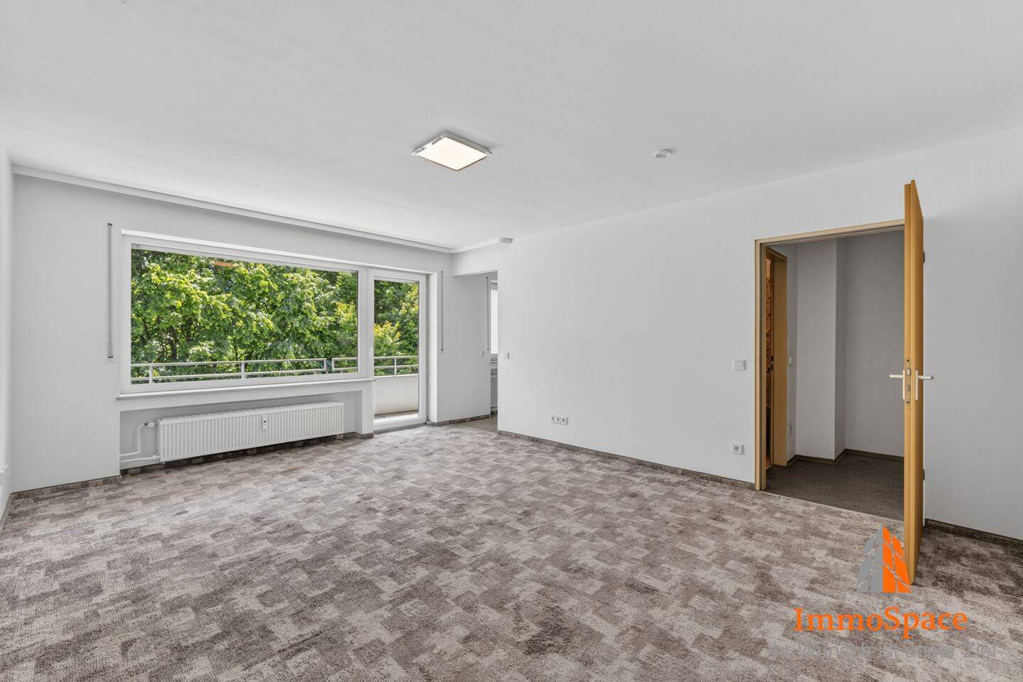 ** Freie 1 ZKB im 4. OG mit Einzel-Tiefgarage in Kuhseenähe! **, 86163 Augsburg (Hochzoll)