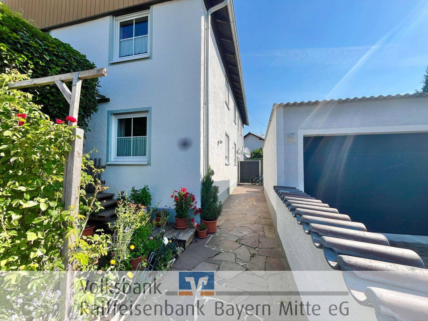 Familienidylle in Ingolstadt-Etting – renovierte Doppelhaushälfte mit Garage, 85055 Ingolstadt