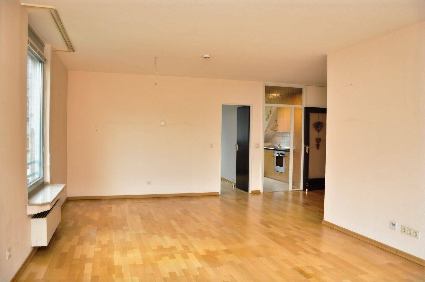 Top Lage: Attraktive 2,5-Zi.-Wohnung mit EBK, Loggia und TG-Stellplatz, 41564 Kaarst