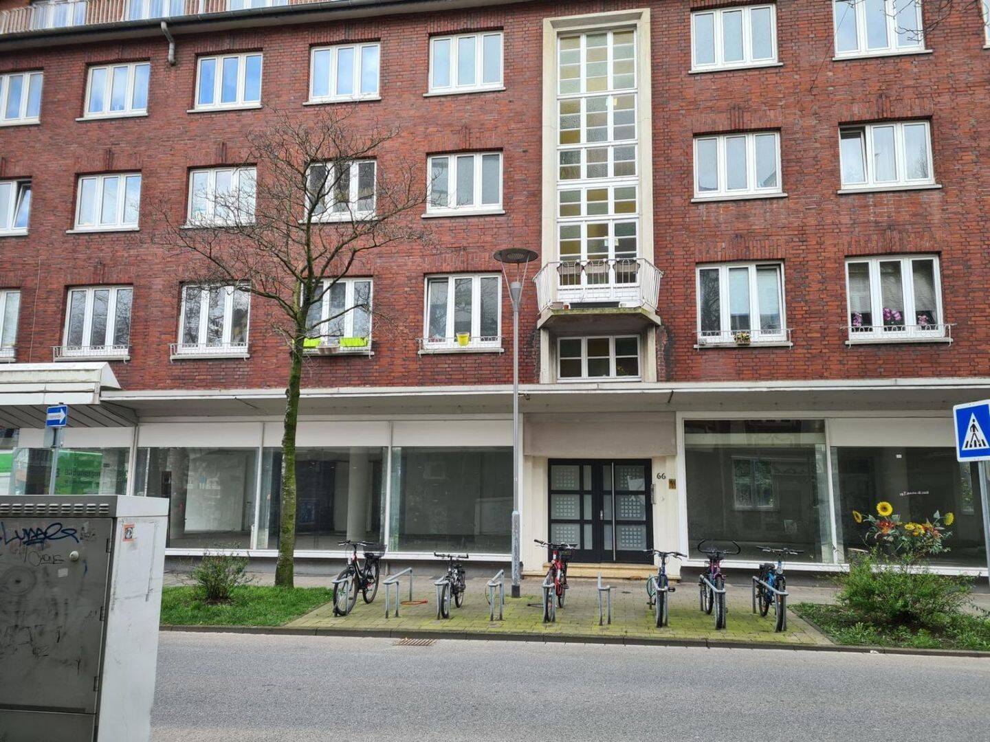 renovierte Single-Wohnung mit Einbauküche, 47226 Duisburg (Bergheim Hochemmerich Rheinhausen-Mitte)