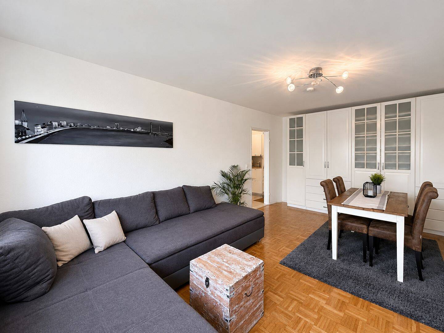 Stilvoll möblierte 1-Zimmer-Wohnung mit Balkon in begehrter Lage von Meerbusch-Büderich, 40667 Meerbusch
