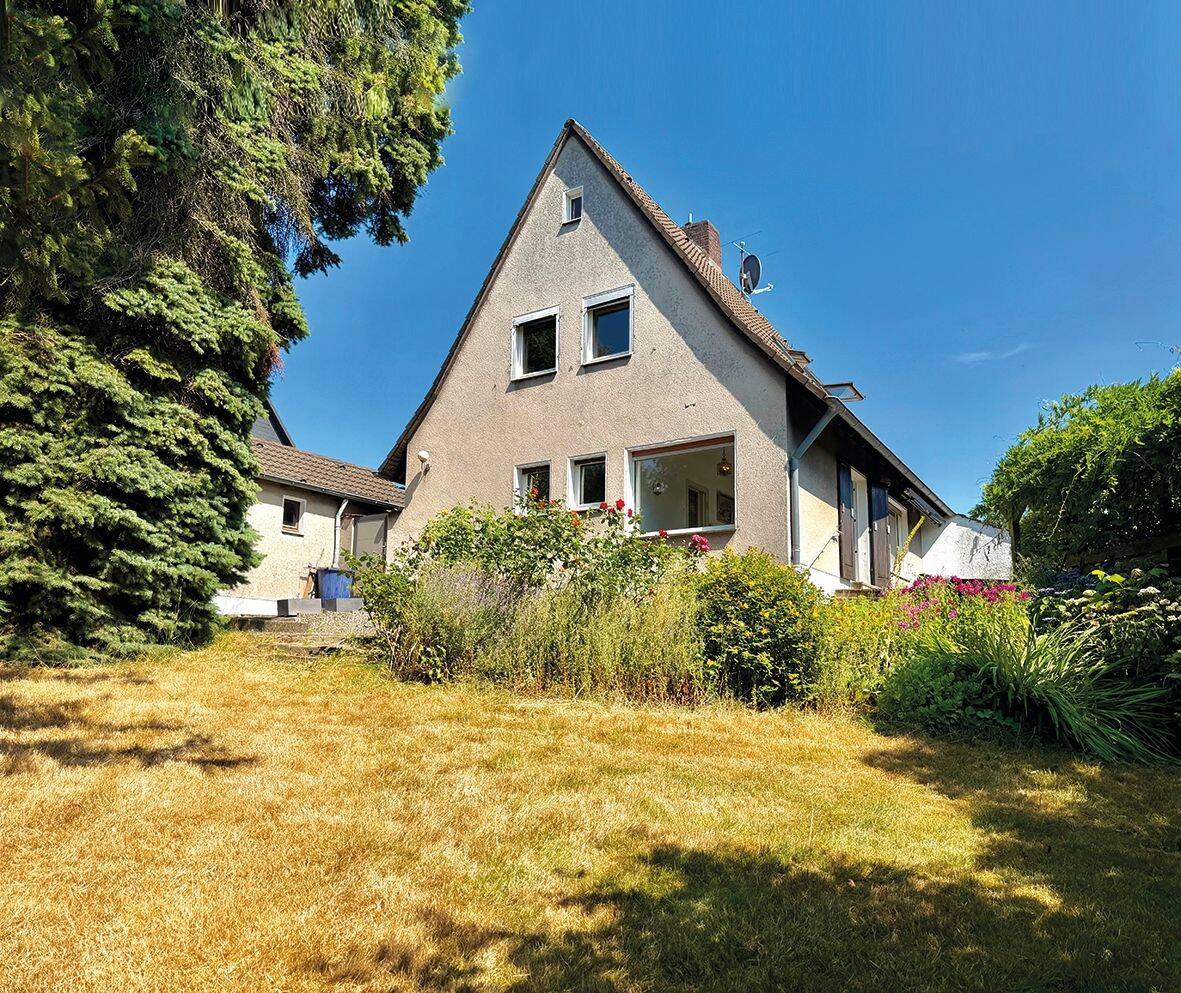 Familienfreundliches Einfamilienhaus mit traumhaftem Grundstück in Mülheim Heißen, 45470 Mülheim an der Ruhr