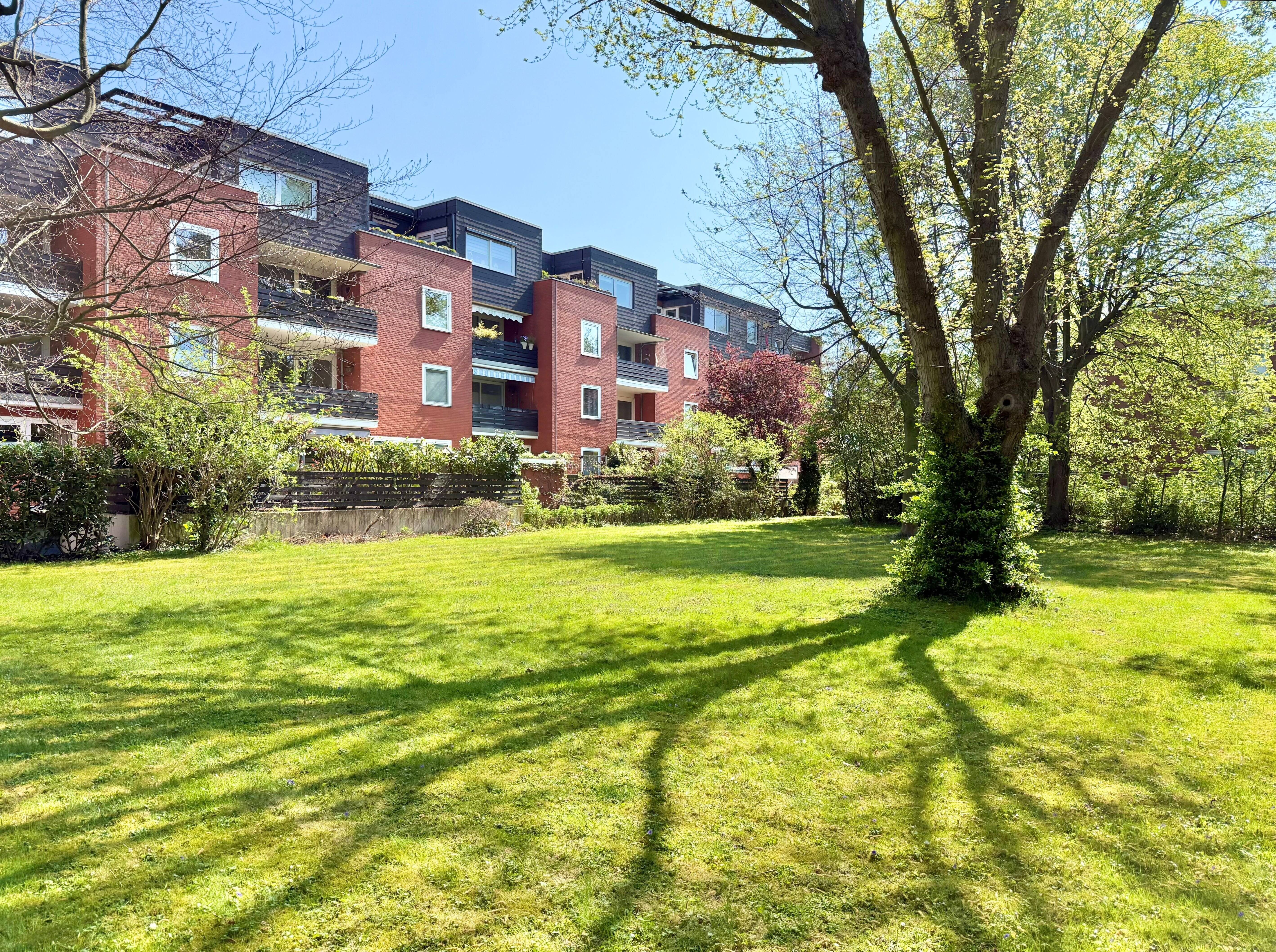 Schöne, helle & großzügige 3,5-Zimmer-Wohnung mit 2 Balkonen + Garage in guter Wohnlage, 30966 Hemmingen