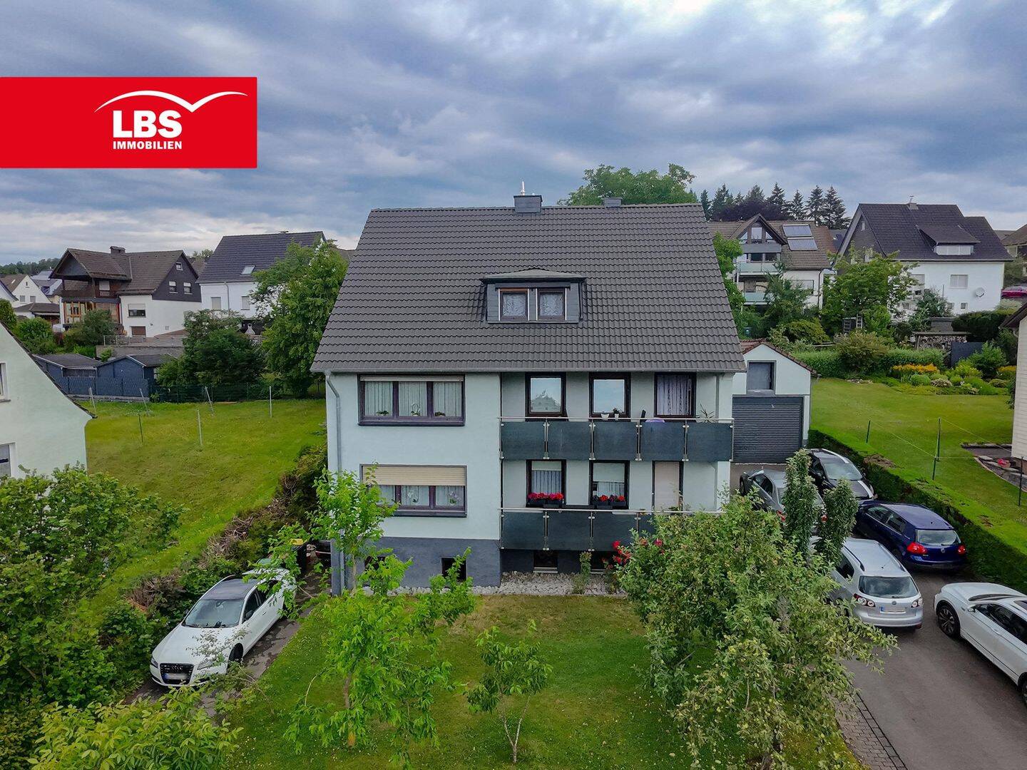 Wohnen, vermieten, investieren – Dreifamilienhaus mit Perspektive, 57482 Wenden