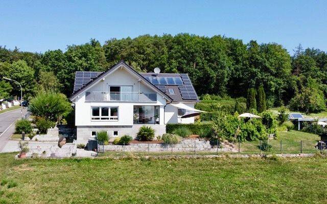 Ein Zuhause zum Verlieben – Großzügiges Wohnen mit Wellnessbereich und Gartenparadies, 97483 Eltmann