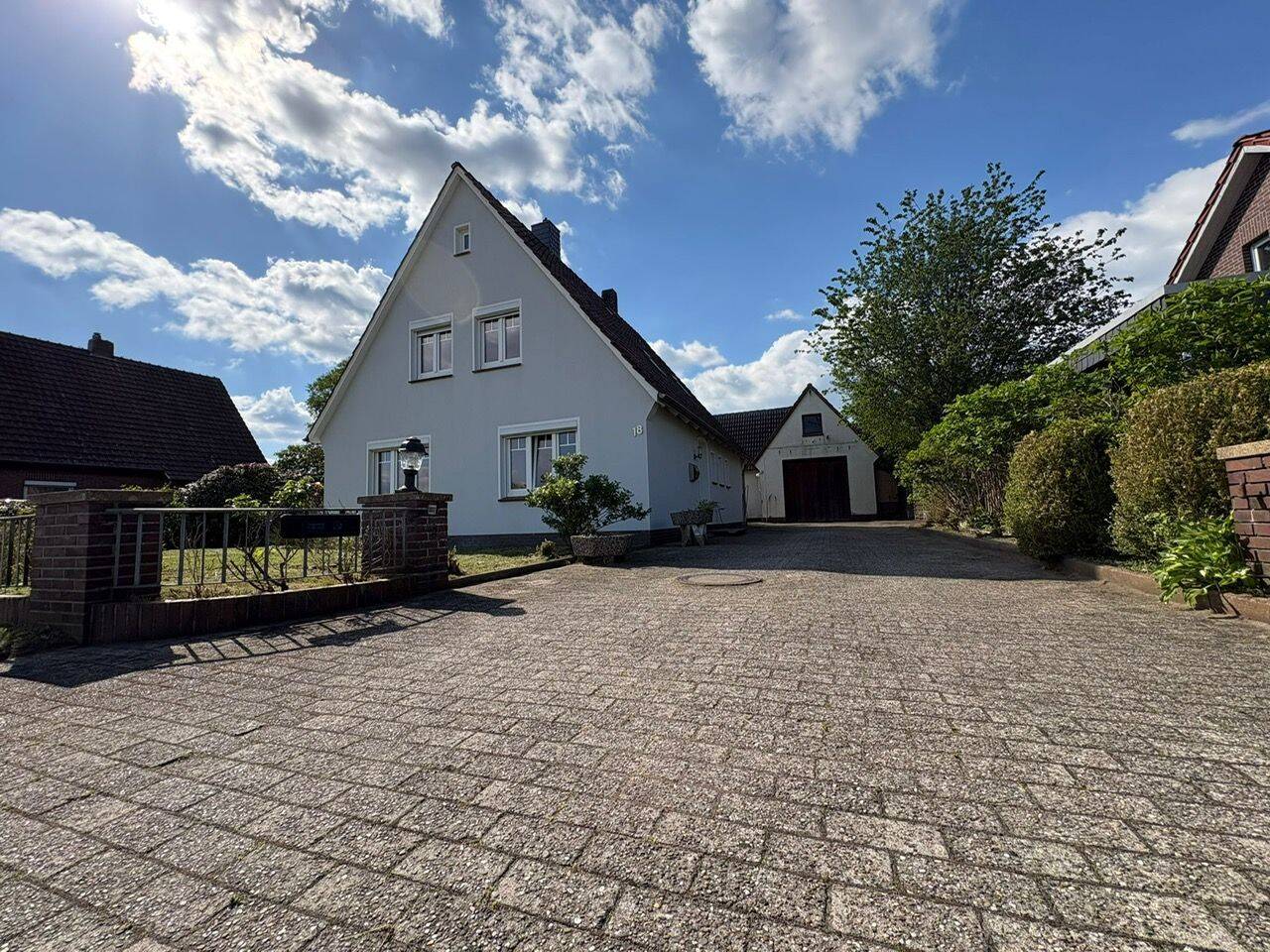 Provisionsfrei: Charmantes Einfamilienhaus in Toplage von Rastede, 26180 Rastede