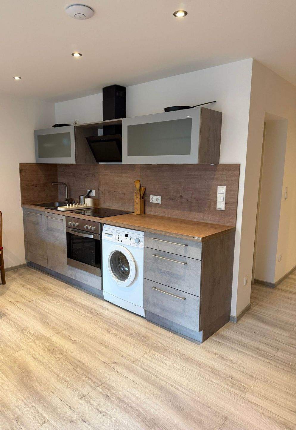 Möbiliserte moderne 2-Zimmer-Wohnung in München, 80638 München (Moosach Neuhausen-Nymphenburg)