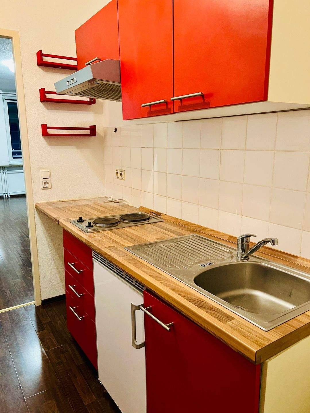 +++PROVISIONSFREIE 1-ZIMMER WOHNUNG MIT MODERNER KÜCHE UND AUFZUG IM 3. STOCK+++, 90478 Nürnberg (Dutzendteich Gleißhammer Glockenhof Sankt Peter Zerzabelshof)