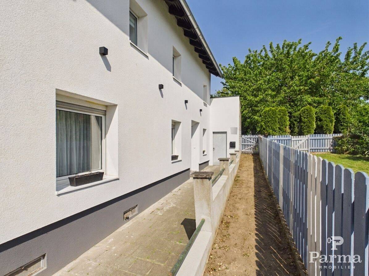 Modernisierte Doppelhaushälfte mit Garten in Aldenhoven-Niedermerz, 52457 Aldenhoven
