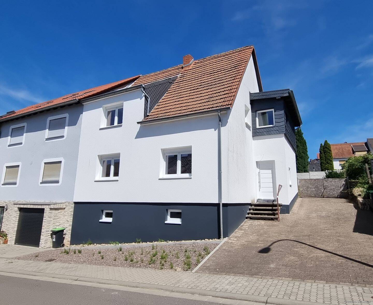 Modernisiertes Einfamilienhaus in kleiner Nebenstraße von Püttlingen, 66346 Püttlingen