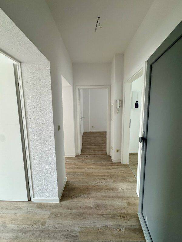 Modernisierte 75 m² Erdgeschosswohnung mit großzügigem Duschbad in Eberswalde, 16227 Eberswalde