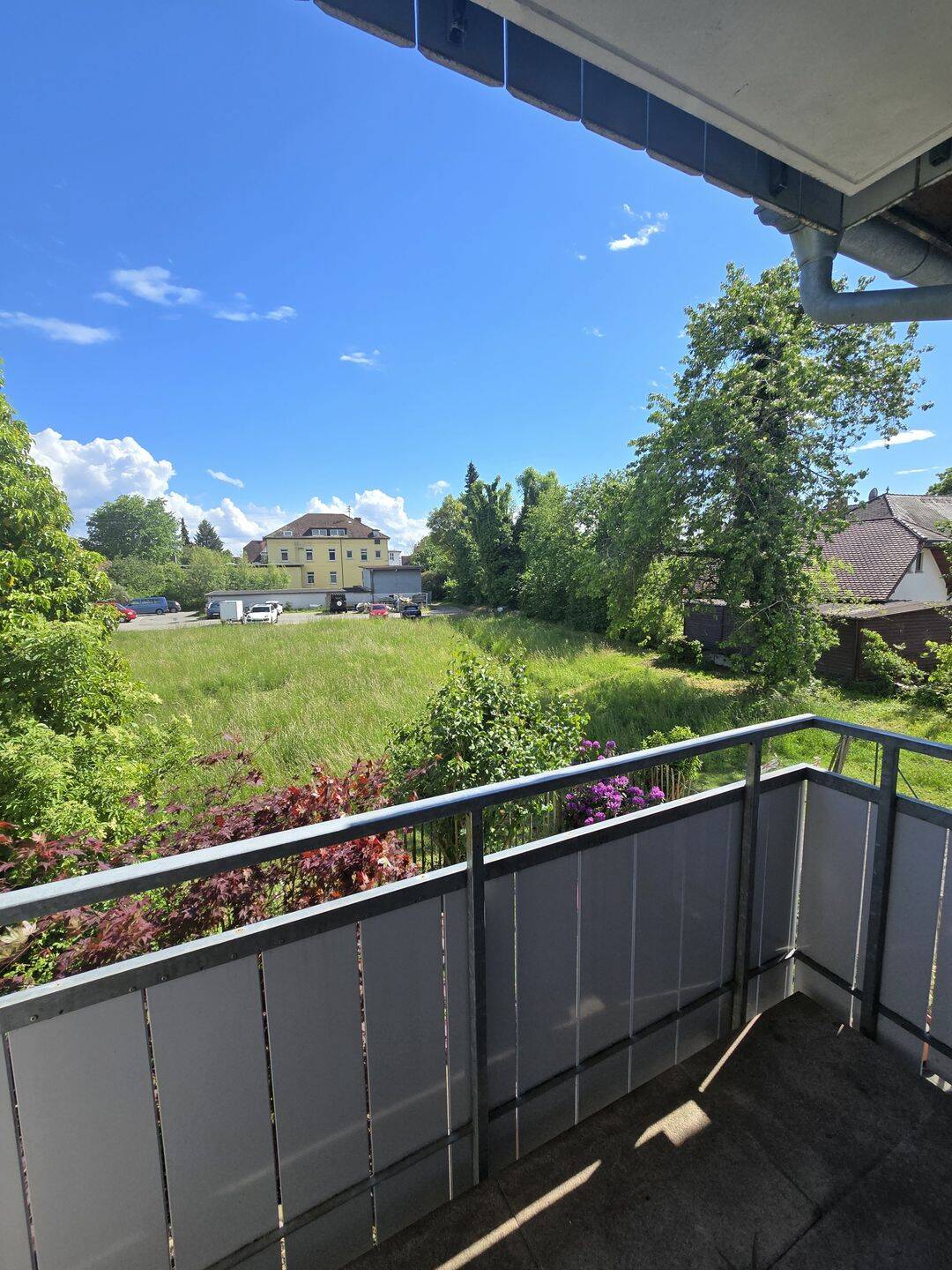 Lichtdurchflutete 3-Zimmer Etagenwohnung in Salem mit idyllischem Balkonblick und Carpot, 88682 Salem