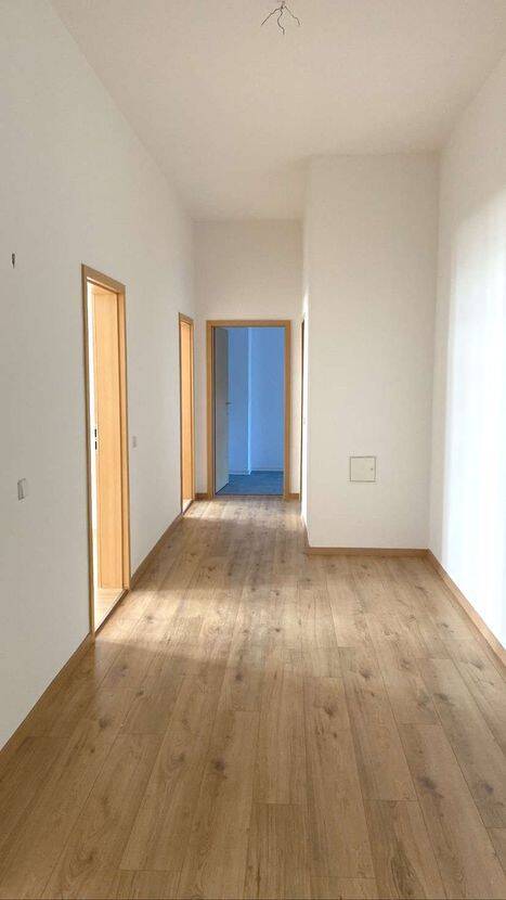 ++GROßE 3-R. WHG. +TAGESLICHTBAD m. WANNE+++GROßZÜGIGE RÄUME + BALKON+++, 4317 Leipzig (Neustadt-Neuschönefeld Reudnitz-Thonberg Zentrum-Ost)