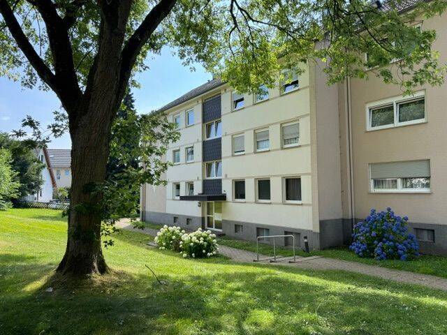Nähe Klinikum! Ruhig gelegene Drei-Zimmer-Wohnung mit Balkon, herrlich im Grünen, 42653 Solingen (Gräfrath Solingen-Mitte Wald)