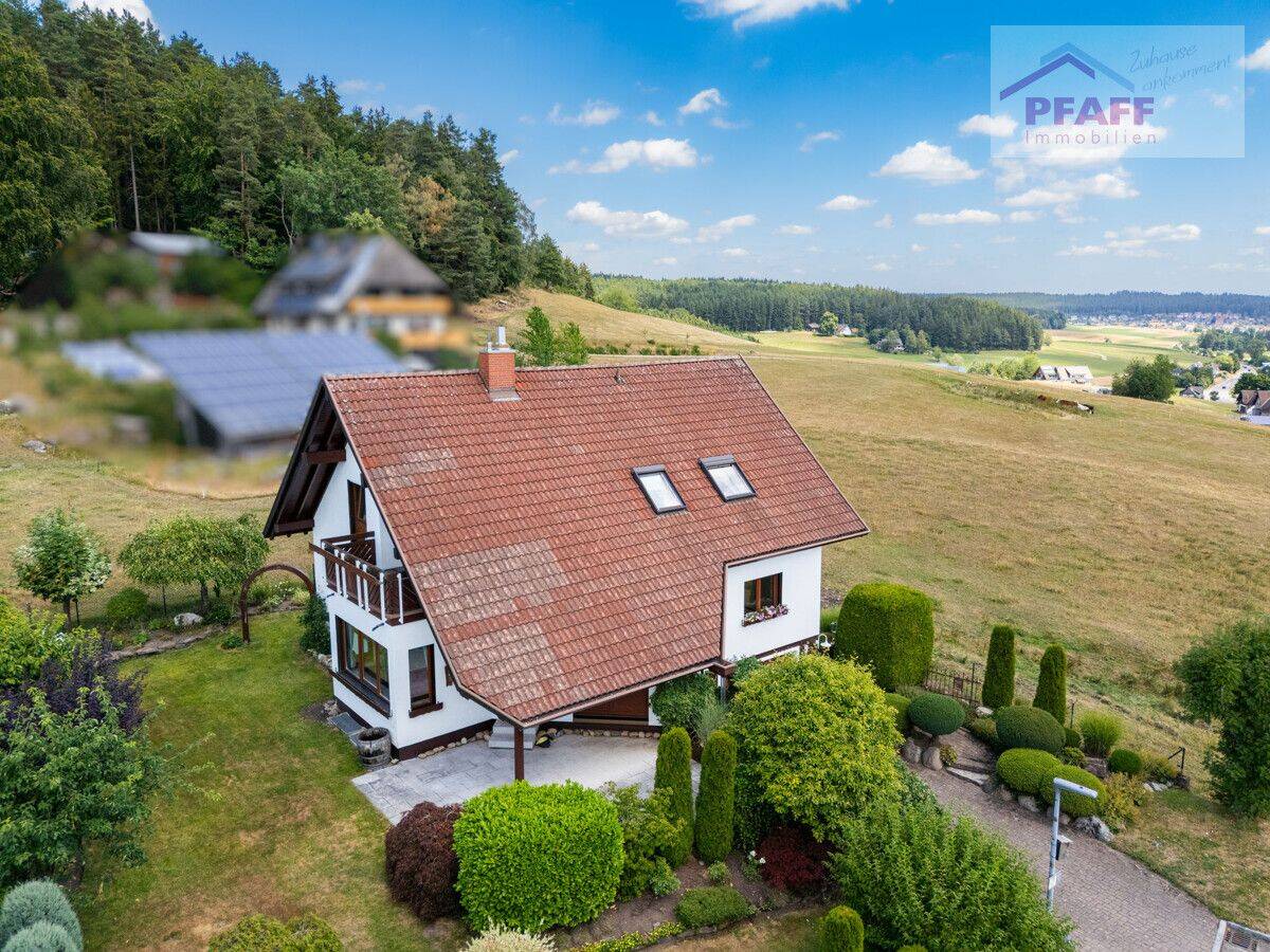 Zuhause ankommen in St. Georgen im Scheffelweg! Weber-Haus mit traumhaftem Garten, Garage + Küche, 78112 St. Georgen im Schwarzwald