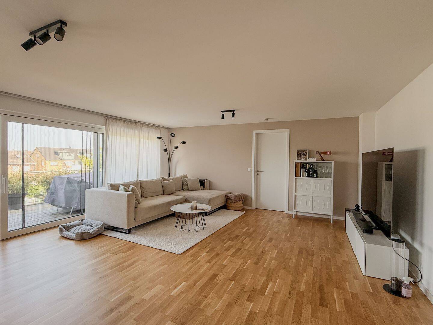 Luxuriöse 4-Zimmer DG-Penthousewohnung: hervorragende Lage, perfekt geschnitten und hochwertig ausgestattet. Gartennutzung. Seltene Gelegenheit, 53919 Weilerswist