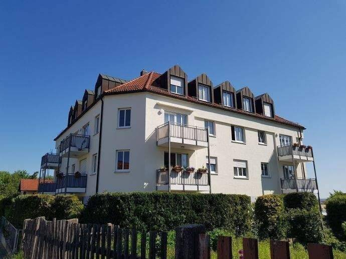 Sonnige 2-RW mit West-Balkon, Einbauküche und Parkett in Dresden Leutewitz / Briesnitz