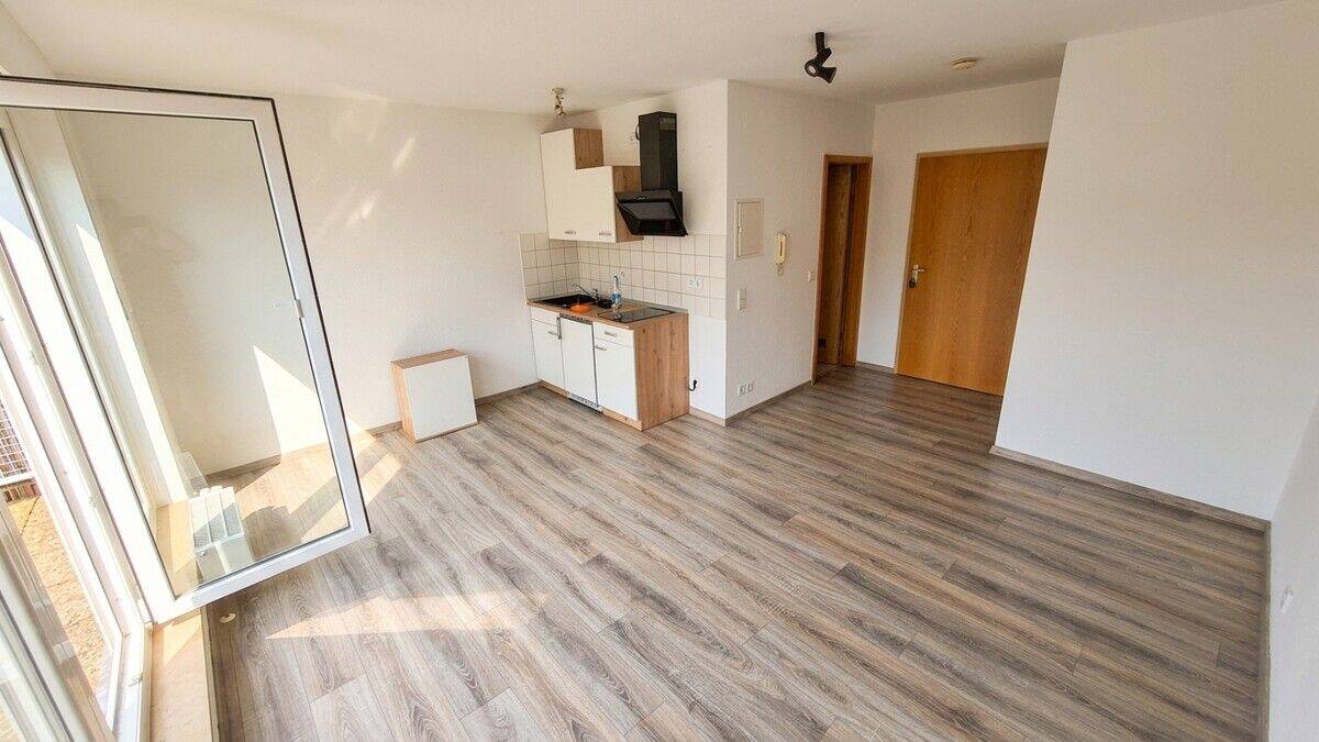 Charmantes 1-Zimmer-Apartment mit Dachterrasse, Aufzug und Stellplatz in Rommelshausen, 71394 Kernen im Remstal