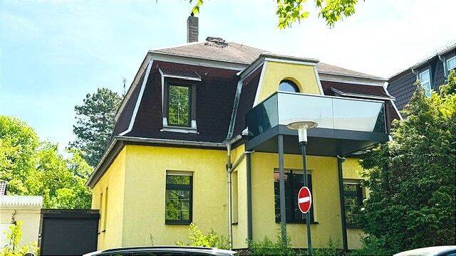 Tolles, komplett saniertes Zweifamilienhaus in Bestlage von WSF, 6667 Weißenfels