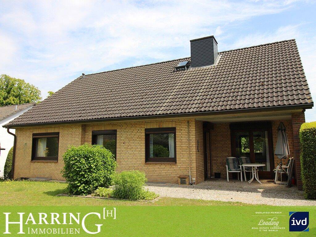 Zuhause in schöner Hanglage – Einfamilienhaus mit Ausbaupotenzial, 22926 Ahrensburg