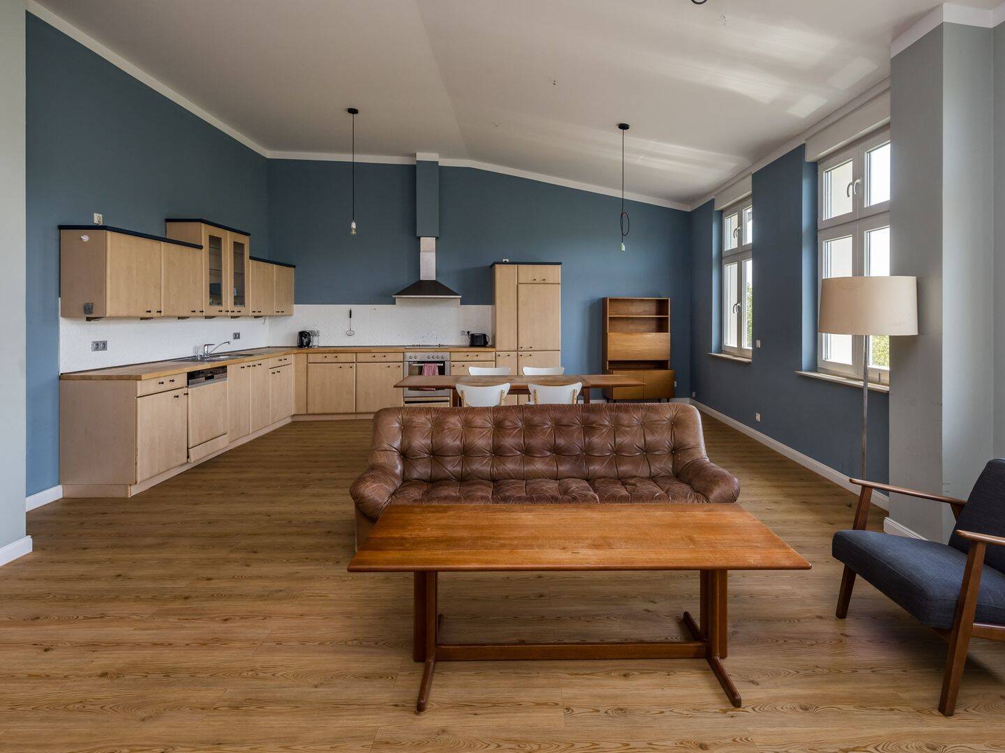 Großzügige 3-Zimmer-Dachgeschosswohnung mit Wohnküche und Terrasse, 10961 Berlin (Friedrichshain-Kreuzberg Kreuzberg)