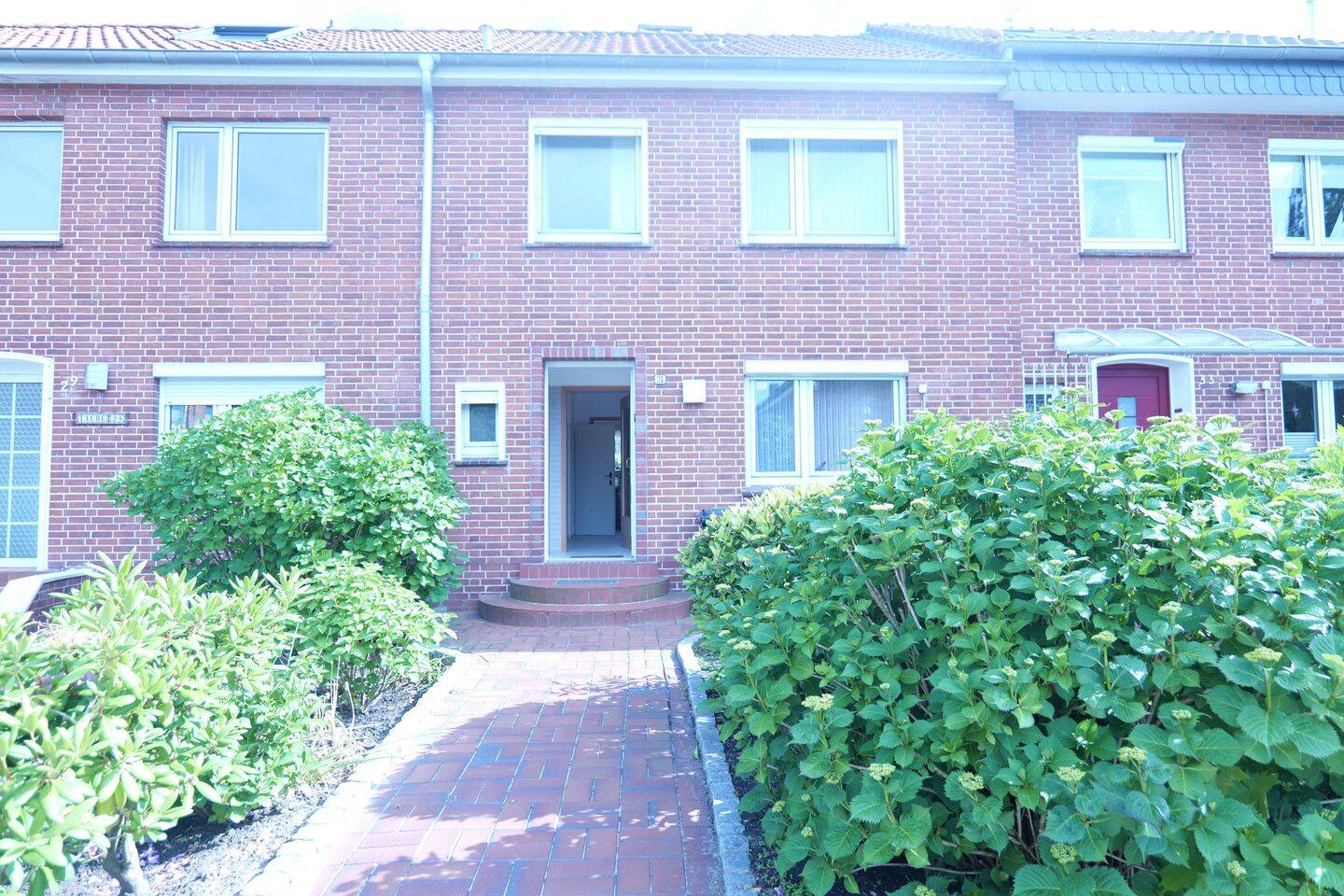 Familienfreundliches Reihenmittelhaus mit ca. 85m² Wohnfläche und sonnigem Garten in ruhiger Lage von Cuxhaven-Süderwisch, 27474 Cuxhaven