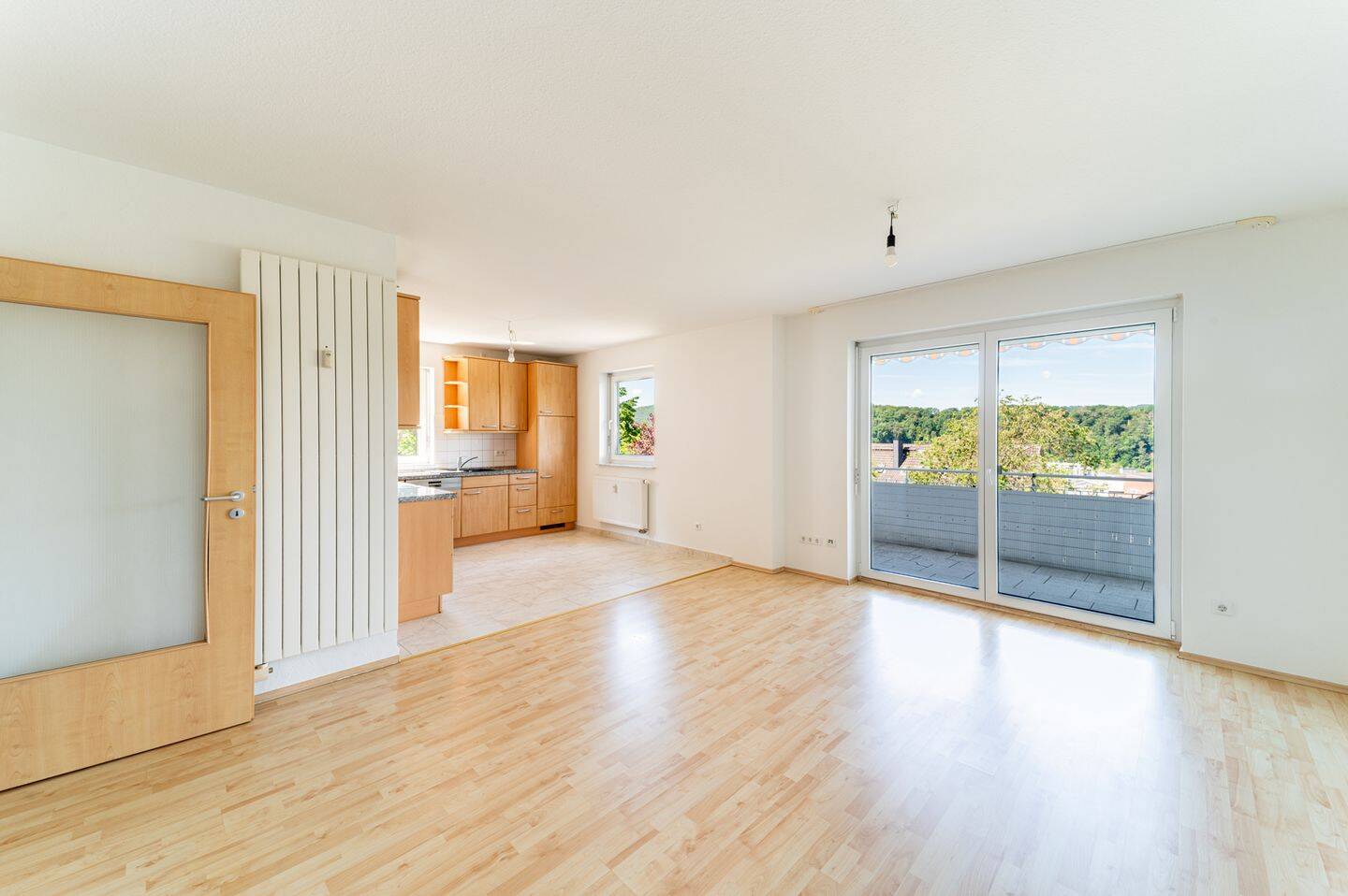 Moderne und helle Eigentumswohnung mit Balkon, 59821 Arnsberg