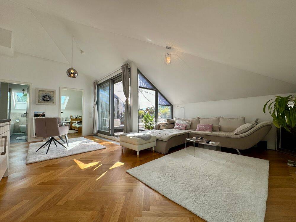 +++ Moderne Dreizimmer-Dachgeschosswohnung im Denkmalobjekt +++, 64646 Heppenheim (Bergstraße)